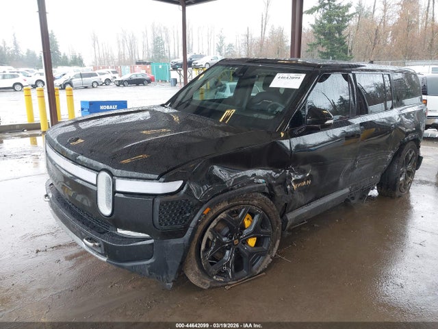 2023 RIVIAN R1S 7PDSGABA6PN028813 Photo 1