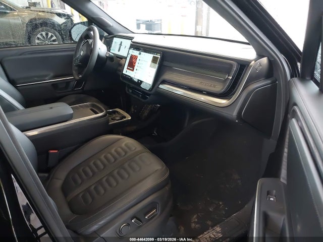 2023 RIVIAN R1S 7PDSGABA6PN028813 Photo 4