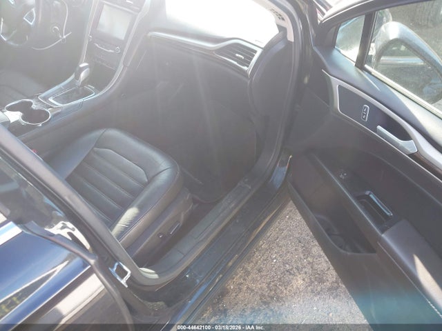 1FA6P0HD7E5378653 Ford FUSION SE