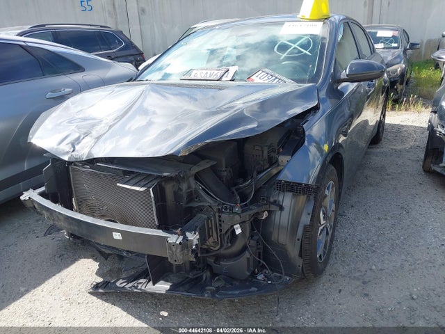 3KPF24AD8LE245640 KIA Forte Lxs