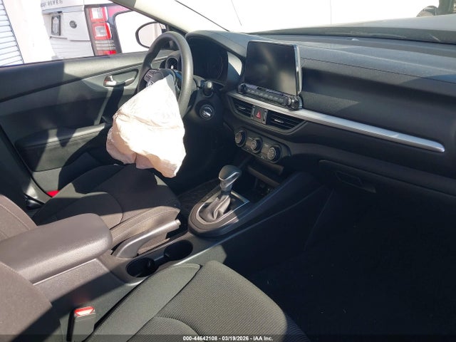 3KPF24AD8LE245640 KIA Forte Lxs