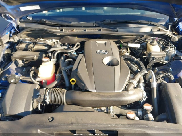 JTHBA1D27G5018000 Lexus IS 200T