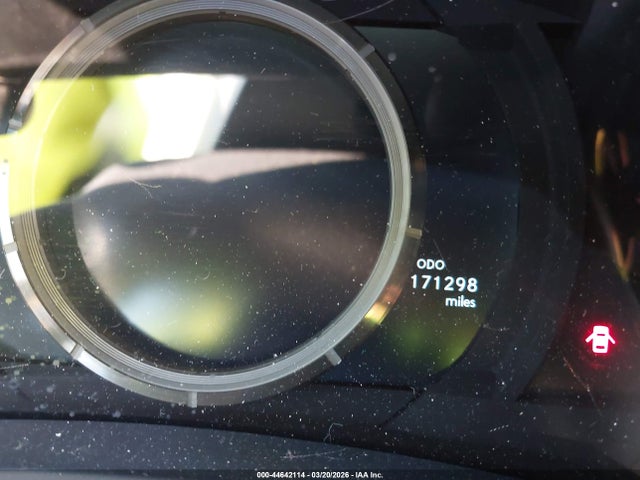 JTHBA1D27G5018000 Lexus IS 200T