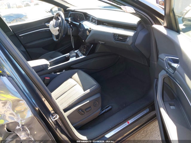 Продаж на аукціоні авто 2024 Audi Q8 E-tron S Line Premium Plus Quattro, vin: WA1CAAGE6RB010982, номер лоту: 44642173