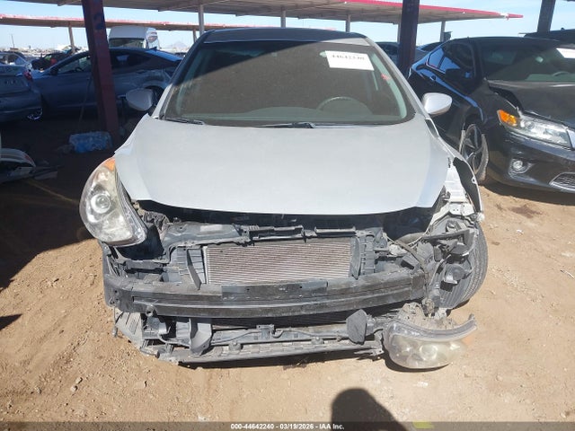 2013 Hyundai Elantra Gt მანქანა იყიდება აუქციონზე, vin: KMHD35LE9DU131127, აუქციონის ნომერი: 44642240