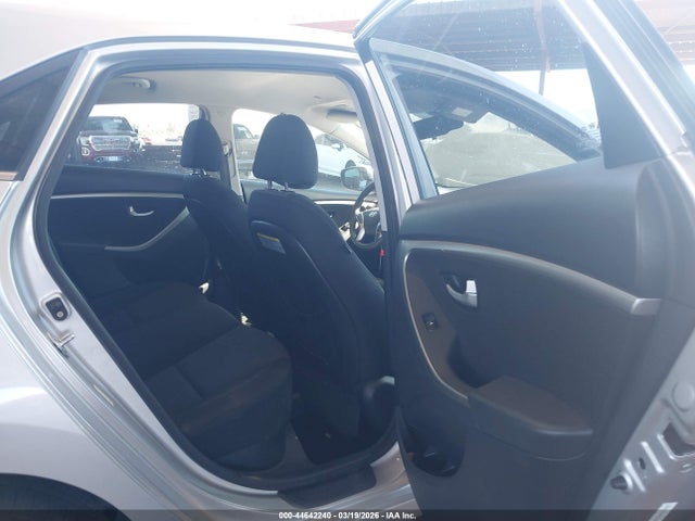 2013 Hyundai Elantra Gt მანქანა იყიდება აუქციონზე, vin: KMHD35LE9DU131127, აუქციონის ნომერი: 44642240