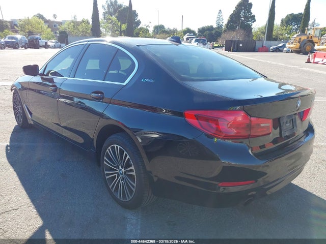 2019 BMW 530E WBAJA9C56KB388983 Photo 2
