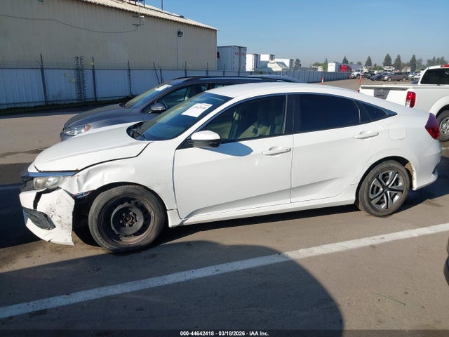 Продажа на аукционе авто 2016 Honda Civic Lx, vin: 19XFC2F52GE201853, номер лота: 44642418