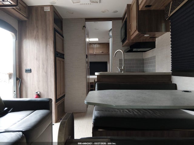 Продажа на аукционе авто 2021 Jayco Redhawk, vin: 1HA6GUC76MN002913, номер лота: 44642421