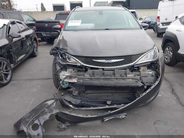 2C4RC1BG0JR290391 Chrysler Pacifica Touring L