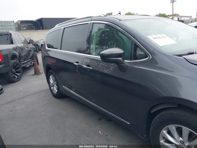 2C4RC1BG0JR290391 Chrysler Pacifica Touring L