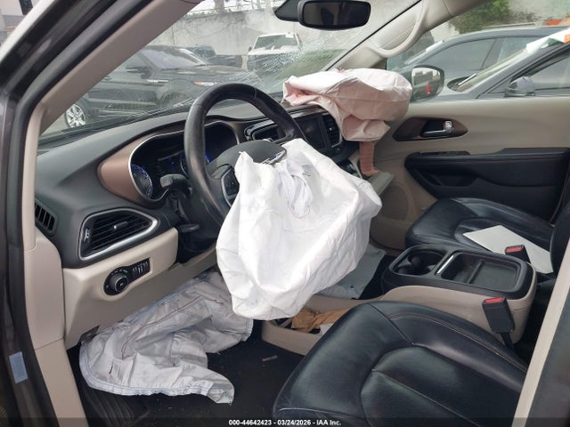 2C4RC1BG0JR290391 Chrysler Pacifica Touring L