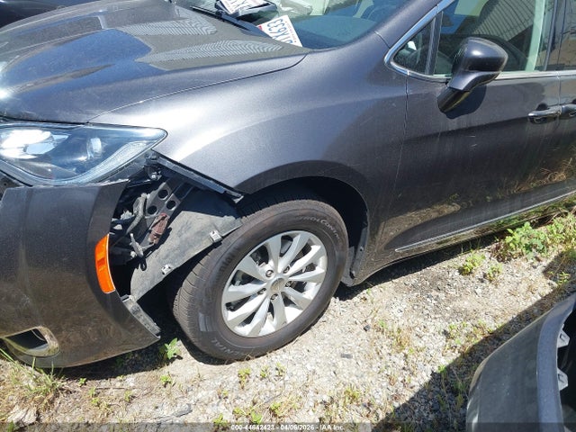 2C4RC1BG0JR290391 Chrysler Pacifica Touring L