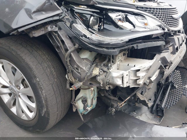 2C4RC1BG0JR290391 Chrysler Pacifica Touring L