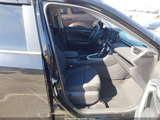 Toyota RAV4 LE 2019 JTMK1RFV3KD017335 Image 5