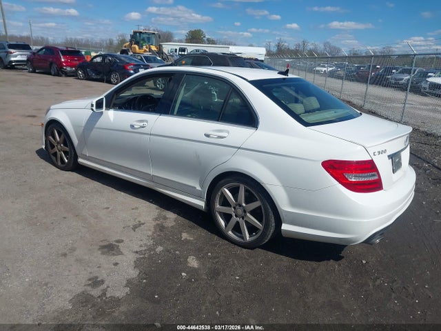 WDDGF8AB9EA928392 Mercedes-Benz C 300 Sport 4matic