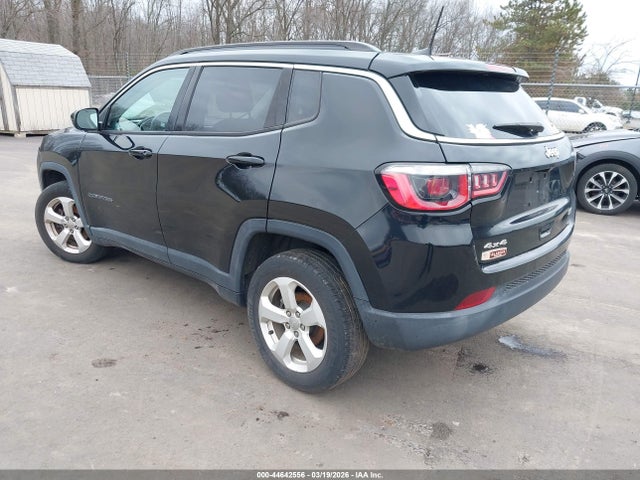44642556 :رقم المزاد ، 3C4NJDBBXHT650963 vin ، 2017 Jeep New Compass Latitude 4x4 مزاد بيع