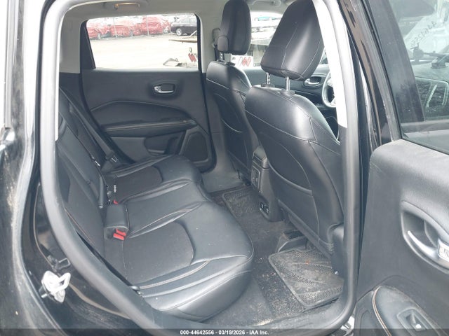 44642556 :رقم المزاد ، 3C4NJDBBXHT650963 vin ، 2017 Jeep New Compass Latitude 4x4 مزاد بيع