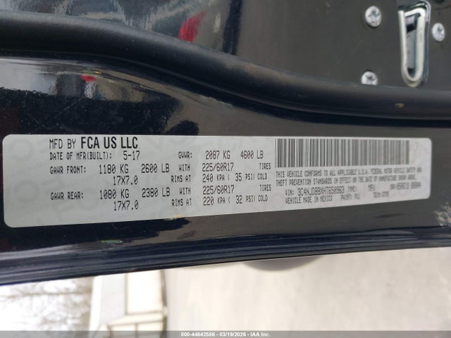 44642556 :رقم المزاد ، 3C4NJDBBXHT650963 vin ، 2017 Jeep New Compass Latitude 4x4 مزاد بيع