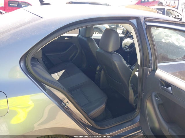 44642597 :رقم المزاد ، 3VWDX7AJXDM361085 vin ، 2013 Volkswagen Jetta Se مزاد بيع