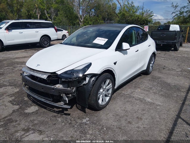 2024 TESLA MODEL Y 7SAYGDEE7RA266592 Photo 1