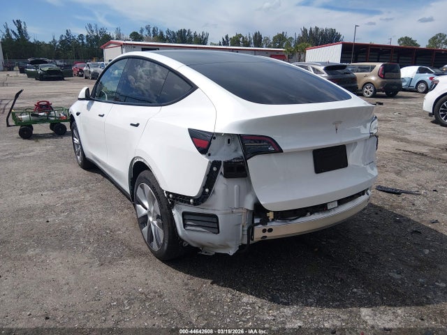 2024 TESLA MODEL Y 7SAYGDEE7RA266592 Photo 2