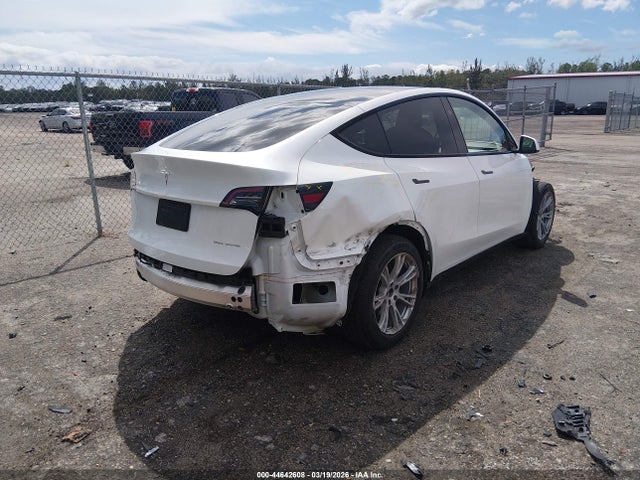 2024 TESLA MODEL Y 7SAYGDEE7RA266592 Photo 3