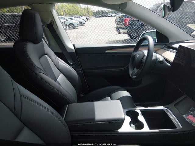 2024 TESLA MODEL Y 7SAYGDEE7RA266592 Photo 4