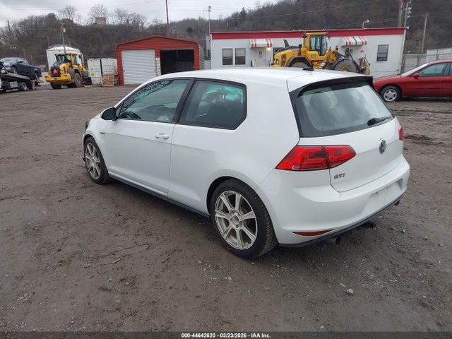 2016 VOLKSWAGEN GOLF GTI 3VWYT7AU5GM025565 Photo 2