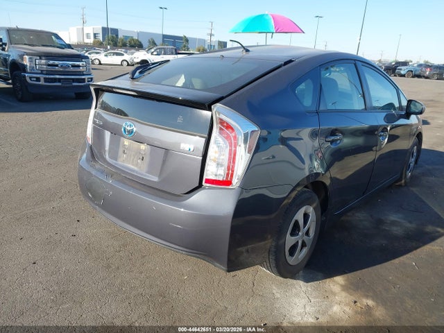 Toyota Prius Two 2015 JTDKN3DU9F2003730 Image 4