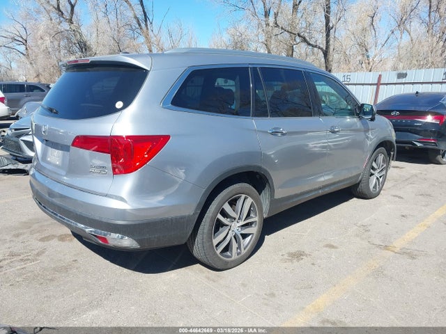Honda Pilot Touring 2017 5FNYF6H98HB003460 Image 4