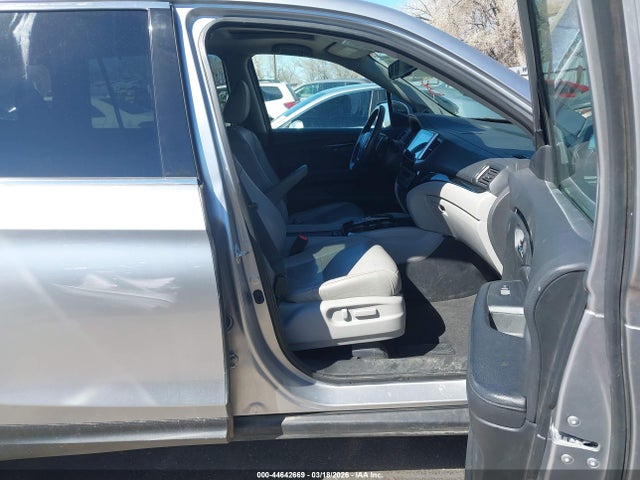 Honda Pilot Touring 2017 5FNYF6H98HB003460 Image 5
