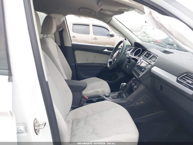 44642676 :رقم المزاد ، 3VV0B7AX1LM066056 vin ، 2020 Volkswagen Tiguan 2.0t S مزاد بيع