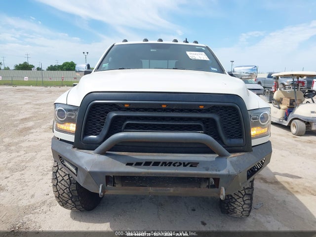 3C6UR5GL6HG609323 RAM 2500 Limited 4x4 6&#039;4 Box