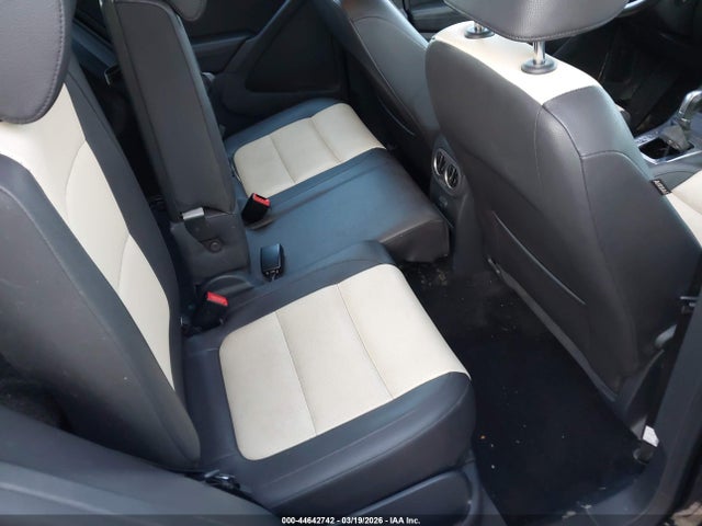 2017 Volkswagen Tiguan 2.0t/2.0t S მანქანა იყიდება აუქციონზე, vin: WVGAV7AX2HK023236, აუქციონის ნომერი: 44642742