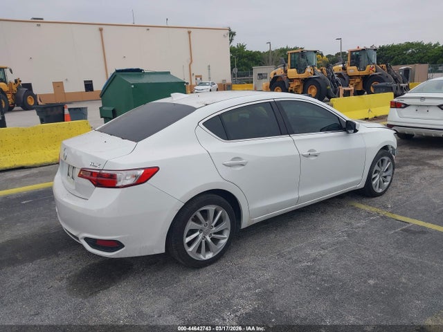 44642743 :رقم المزاد ، 19UDE2F32JA009814 vin ، 2018 Acura Ilx Acurawatch Plus Package مزاد بيع