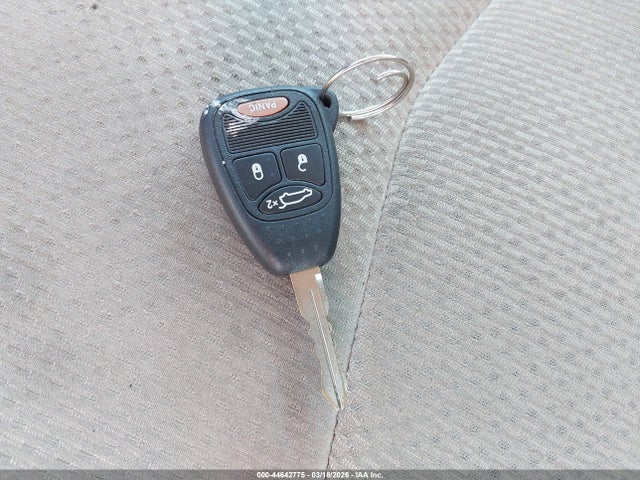 2011 Chrysler 200 Touring მანქანა იყიდება აუქციონზე, vin: 1C3BC1FB6BN504982, აუქციონის ნომერი: 44642775