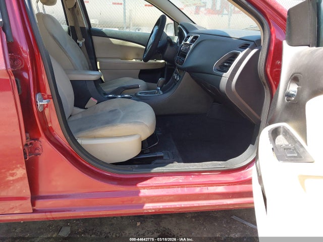2011 Chrysler 200 Touring მანქანა იყიდება აუქციონზე, vin: 1C3BC1FB6BN504982, აუქციონის ნომერი: 44642775