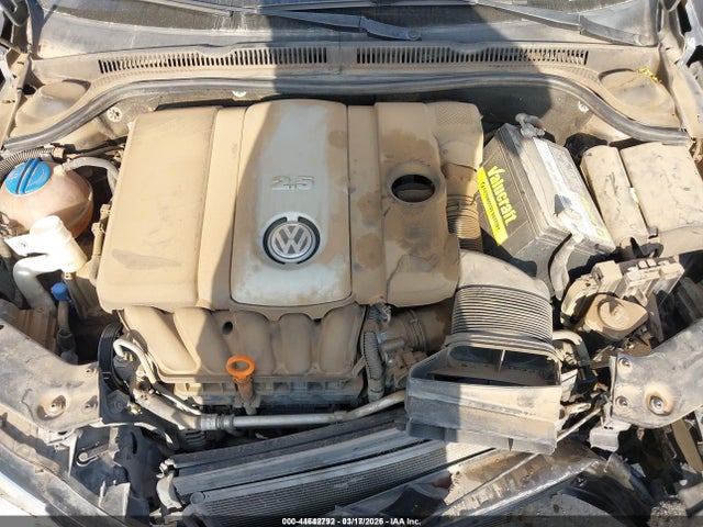 44642792 :رقم المزاد ، 3VWDX7AJ2DM365678 vin ، 2013 Volkswagen Jetta 2.5l Se مزاد بيع