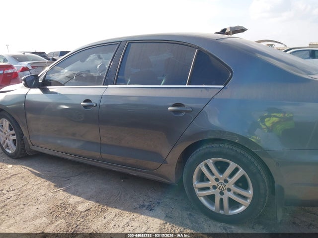 44642792 :رقم المزاد ، 3VWDX7AJ2DM365678 vin ، 2013 Volkswagen Jetta 2.5l Se مزاد بيع