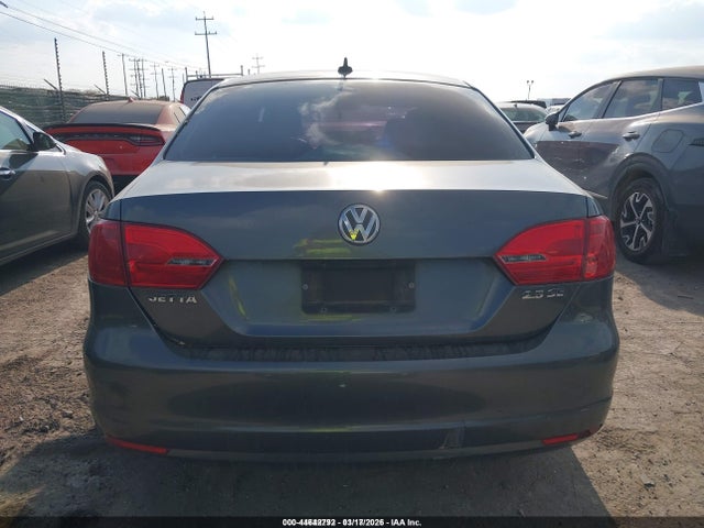 44642792 :رقم المزاد ، 3VWDX7AJ2DM365678 vin ، 2013 Volkswagen Jetta 2.5l Se مزاد بيع