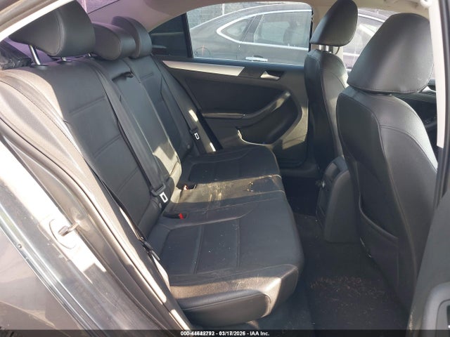 44642792 :رقم المزاد ، 3VWDX7AJ2DM365678 vin ، 2013 Volkswagen Jetta 2.5l Se مزاد بيع