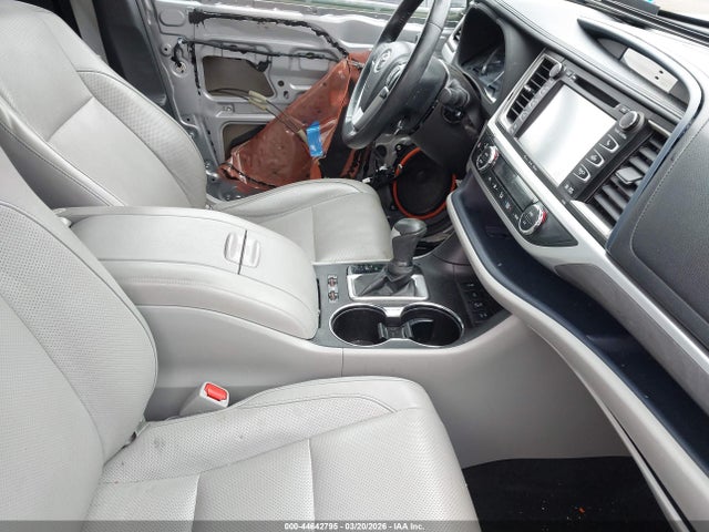 Toyota Highlander Limited Platinum 2018 5TDDZRFH2JS865379 Image 5
