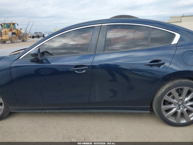 Mazda Mazda3 Select Package 2020 JM1BPACLXL1175807 Image 15