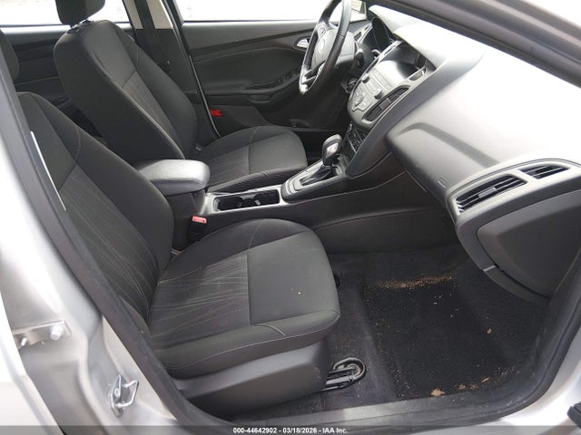1FADP3FEXJL200486 Ford FOCUS SE