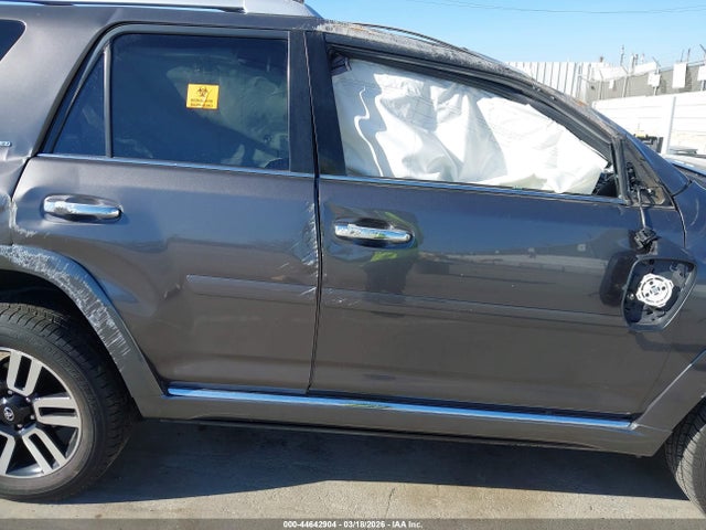 44642904 :رقم المزاد ، JTEBU5JR1J5502166 vin ، 2018 Toyota 4runner Limited مزاد بيع