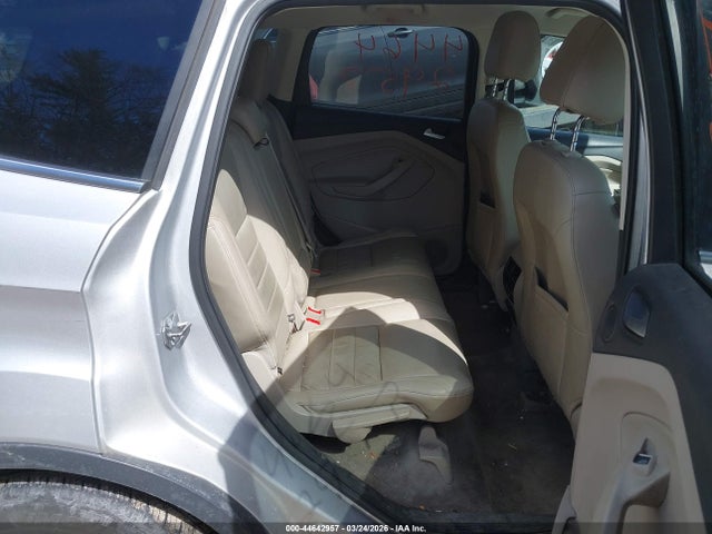 Продажа на аукционе авто 2015 Ford Escape Se, vin: 1FMCU9G98FUB13556, номер лота: 44642957