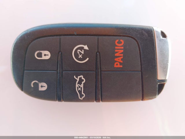 Продаж на аукціоні авто 2015 Chrysler 200 C, vin: 1C3CCCCB0FN742496, номер лоту: 44642981