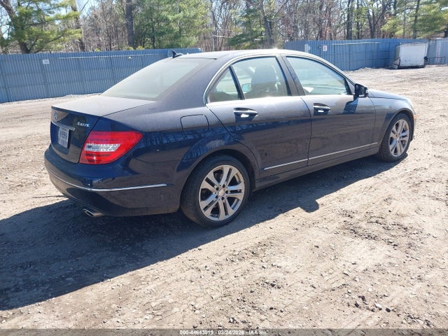 2013 Mercedes-benz C 300 Luxury 4matic მანქანა იყიდება აუქციონზე, vin: WDDGF8AB6DR252970, აუქციონის ნომერი: 44643019