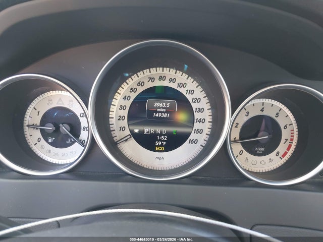 2013 Mercedes-benz C 300 Luxury 4matic მანქანა იყიდება აუქციონზე, vin: WDDGF8AB6DR252970, აუქციონის ნომერი: 44643019
